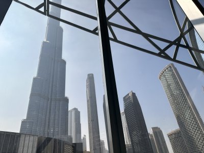 25.19966388888889,55.275475