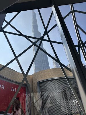 25.19959722222222,55.27574166666667