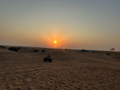 24.95830277777778,55.69990833333333