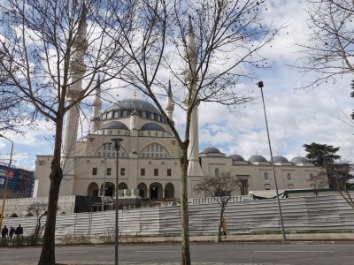 41.32617950416667,19.82472610472222