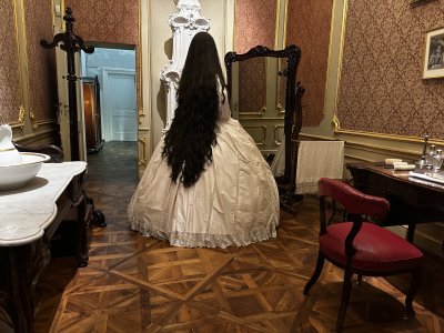 48.185425,16.31151111111111