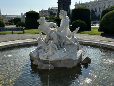 48.20446111111112,16.36002777777778