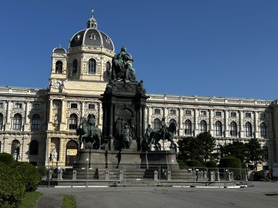 48.204125,16.36116666666667