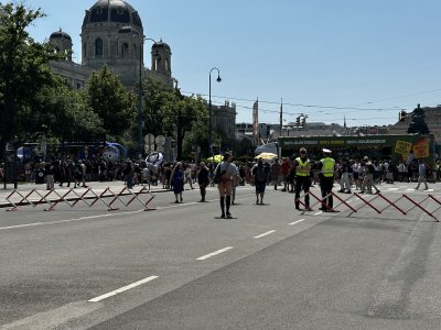 48.2056,16.36256666666667