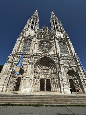 48.21511388888889,16.35988888888889