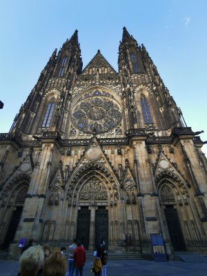 50.09058380111112,14.39963436111111