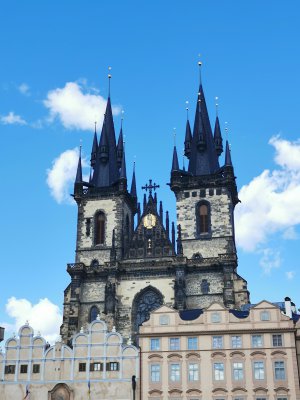 50.08722305277778,14.42110061638889