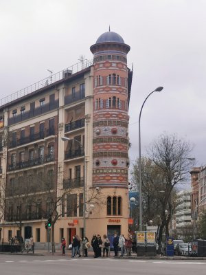 40.42467498777778,-3.67566466305556