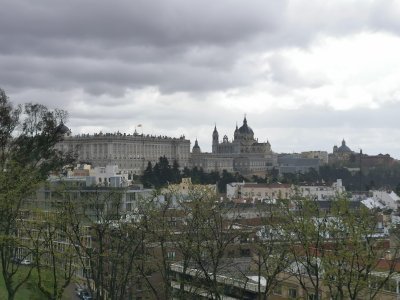 40.423446655,-3.71853303888889