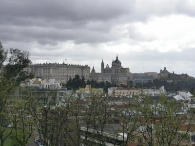 40.423446655,-3.71853303888889