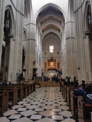 40.41555404638888,-3.714294195