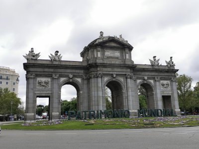 40.41964340194444,-3.68926119777778