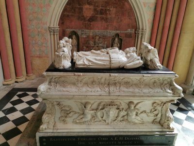 47.3950004575,0.69373631472222