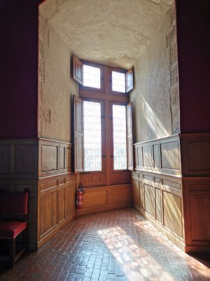 47.76770019527778,2.37554478638889