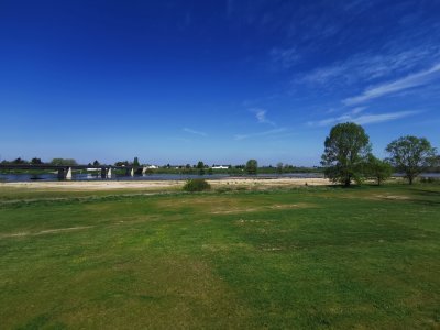 47.76683044416666,2.3750169275