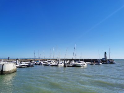 46.18810272194444,-1.32308375833333