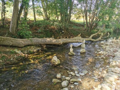 42.98375320416667,1.78334414944444