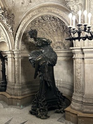 48.87181388888889,2.33173333333333