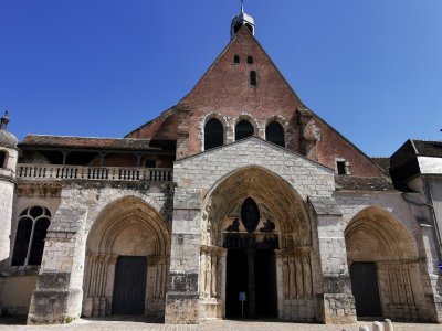 48.56068801861111,3.30254387833333