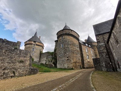 48.18510055527778,-0.12717390055556