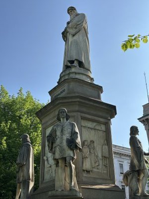 45.46696111111111,9.18988055555556