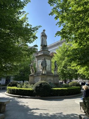Monument Leonardo da Vinci à Milan, Italie