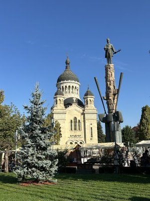 46.77091666666666,23.59677777777778