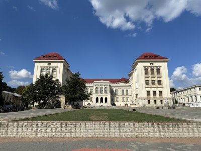 47.16758333333333,27.58388888888889