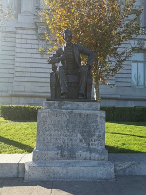 37.77896499611111,-122.41848754861111