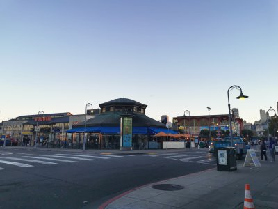 37.80907058694444,-122.41591644277779