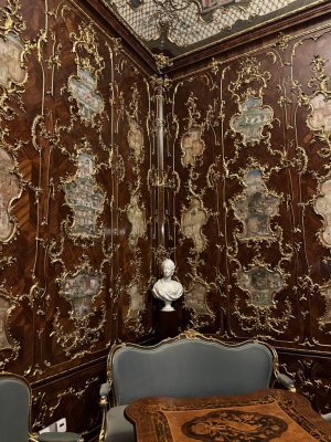 48.18452499999999,16.31383611111111